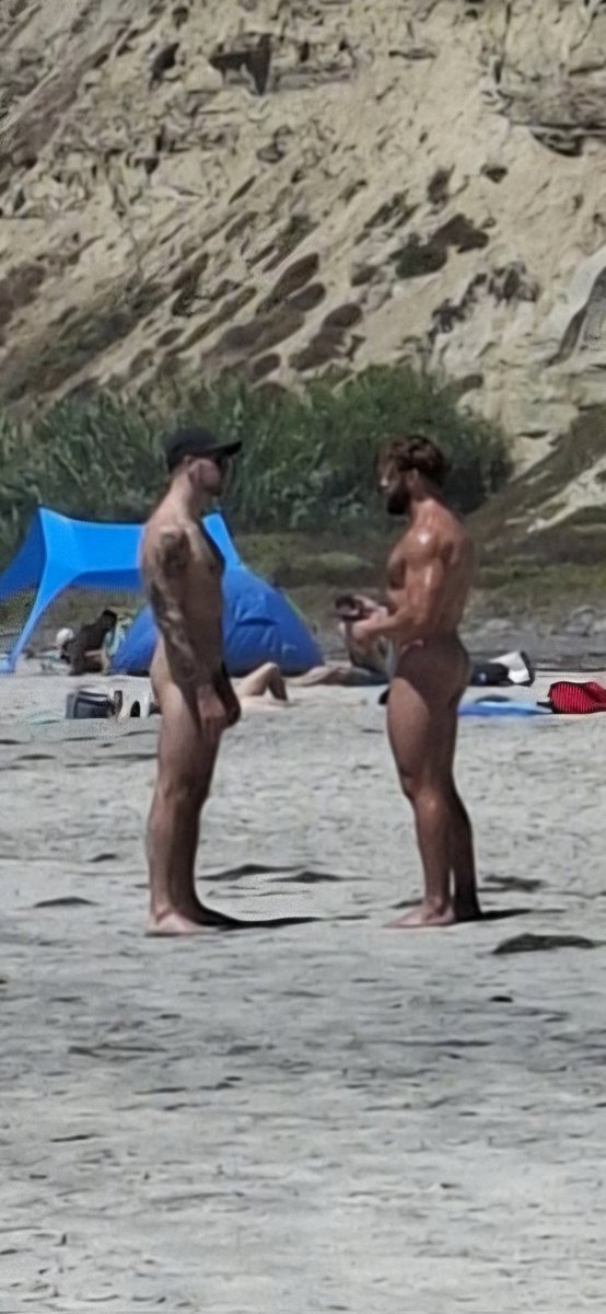 Ch1c0sD3L4C4ll3's tweet photo. That's all they really want. Some fun. When the workin' day is done.
The Gurls Just wanna have Fun!!!
#BeachBoys #StreetGuys #BeachGuys #RealGuys #Paparazzi #ChicosDLPlaya #ChicosDLCalle from #BlacksBeach #LaJolla #CA #USA https://t.co/jjwXF8zy2N