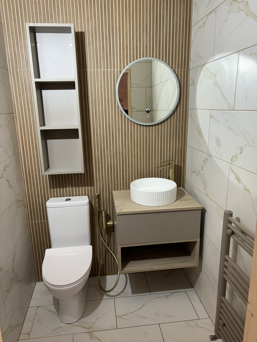 Downstairs toilet finished today 😍