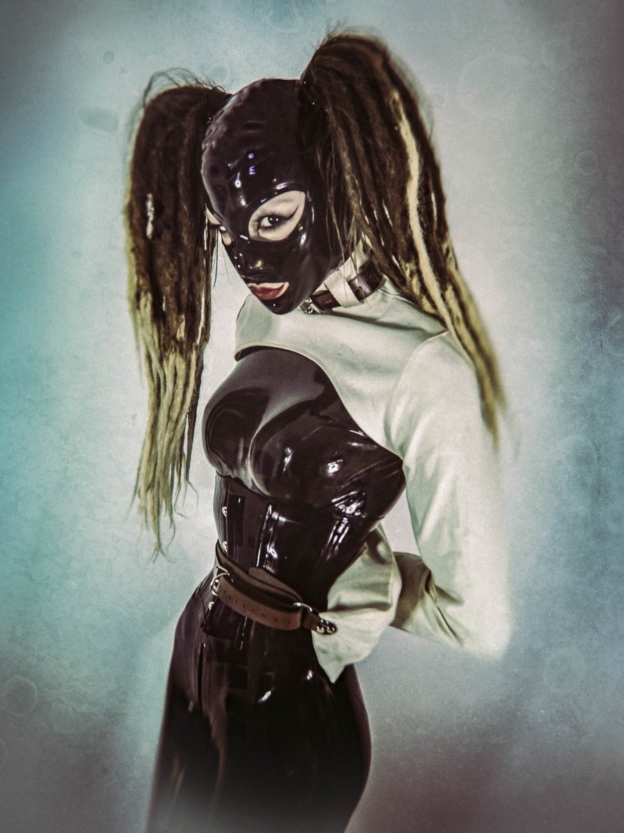 "There is always some madness in love. But there is also always some reason in madness." - Friedrich Nietzsche

Original: <a href="/DonaFckTien/">Dona-Tien</a>