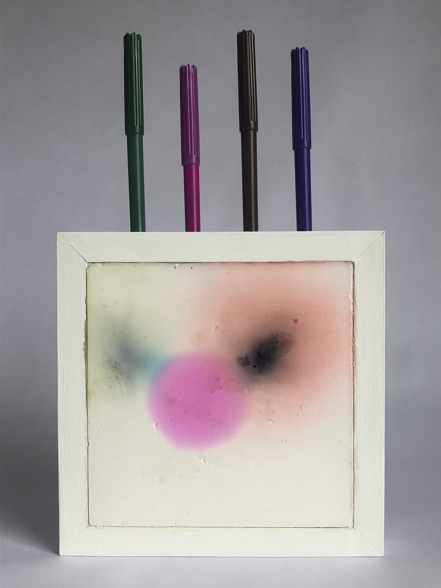 SueBlog1's tweet image. Drawn in VI. 2024, 24.6x15.2x2.3cm. Wood, plaster, felt pens. Olive Green, Fuchsia Pink, Brown, Purple. Love watching the colours change over time as the plaster dries out. #ContemporaryArt #WallSculpture #ContemporaryDrawing #Art #Sculpture