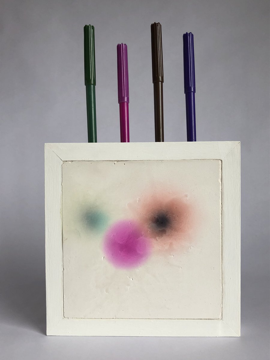 SueBlog1's tweet image. Drawn in VI. 2024, 24.6x15.2x2.3cm. Wood, plaster, felt pens. Olive Green, Fuchsia Pink, Brown, Purple. Love watching the colours change over time as the plaster dries out. #ContemporaryArt #WallSculpture #ContemporaryDrawing #Art #Sculpture