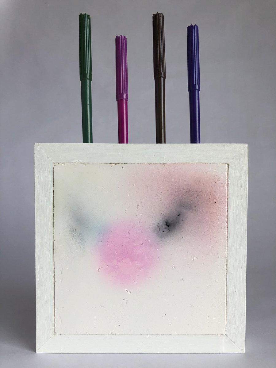 SueBlog1's tweet image. Drawn in VI. 2024, 24.6x15.2x2.3cm. Wood, plaster, felt pens. Olive Green, Fuchsia Pink, Brown, Purple. Love watching the colours change over time as the plaster dries out. #ContemporaryArt #WallSculpture #ContemporaryDrawing #Art #Sculpture
