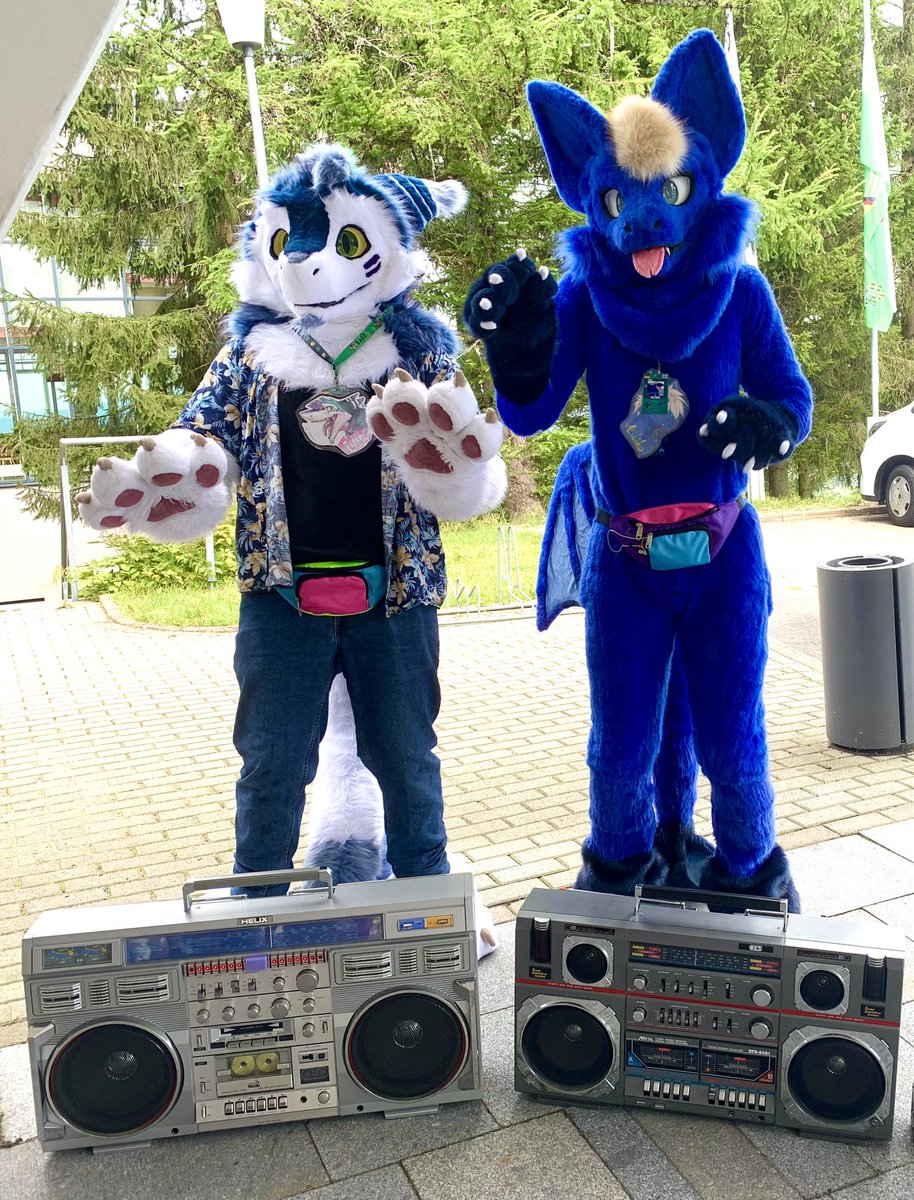 Dancing to those 90s hits at #east12 :3