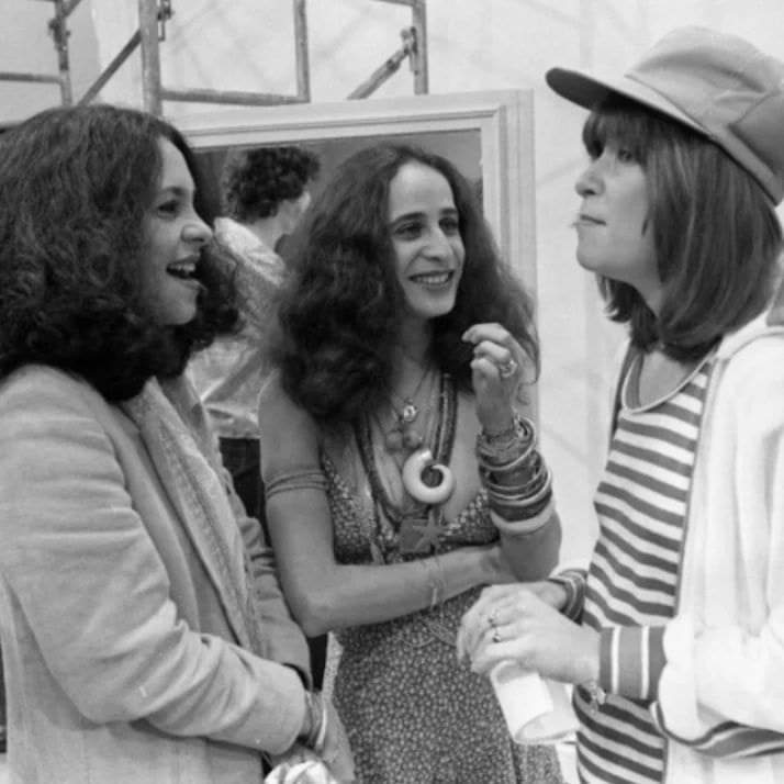 jornalnota's tweet photo. PRECIOSIDADE! 🚨 Gal Costa, Maria Bethânia e Rita Lee juntinhas.

 A cultura brasileira é gigante! 🤍 https://t.co/3eCqlFVqZp