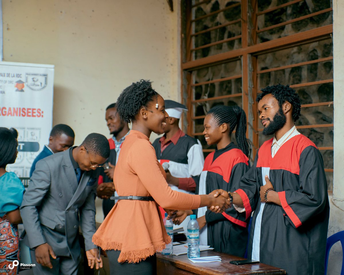 RETOUR EN IMAGES 

Graduation de la Formation en langue Anglaise , 67 jeunes ont été gradué après une formation de trois mois offerte gratuitement par UTC (UNIVERSITY TRAINING CENTER) en collaboration avec L'UNIVERSITÉ DE LA PAIX DE LA RDC et ISTGA
#England
