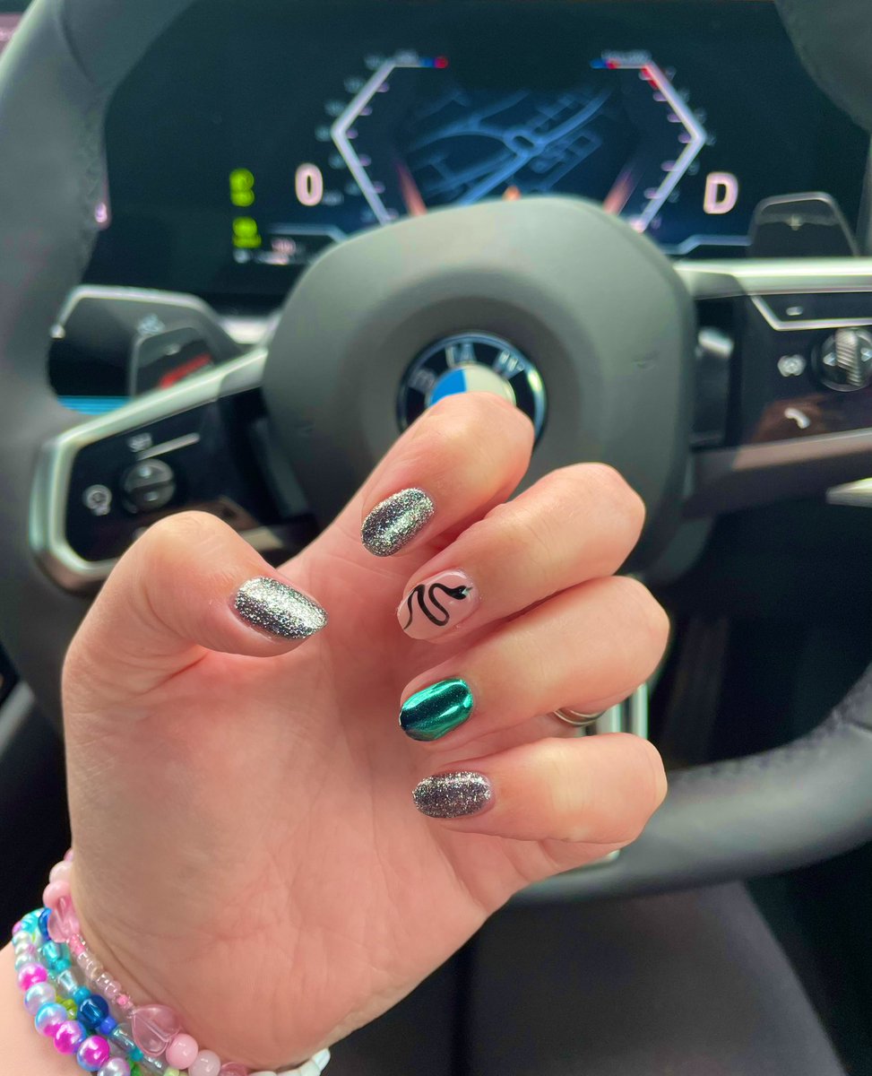 LucieeVerity's tweet photo. There will be no explanation, only Reputation. 2 days to go 🥹🖤 
🕯️Manifesting RepTV announcement 🕯️ #TheErasTourLondon #ErasWembley #TaylorSwiftErasTour #TaylorSwift #Swiftiesince09 #nailsinspo #erasnails #Reputation https://t.co/FEEEDjJ90L