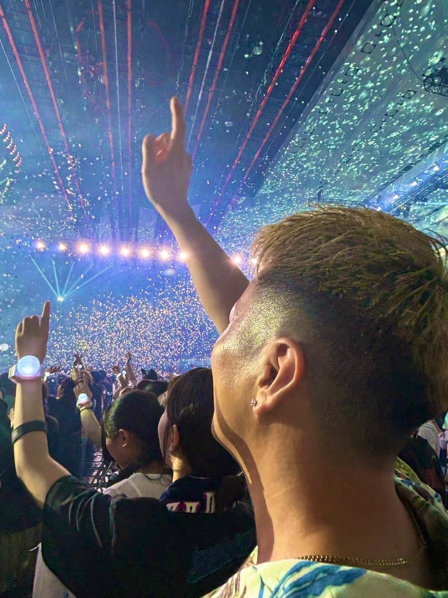 takediary125's tweet photo. 一緒に歌って跳ねてセトリも良くてめちゃくちゃ楽しかった やっぱりDragon Night は最高だ
#セカオワ #深海 #完走 #sekainoowari #徳島 #アスティとくしま https://t.co/JluxU4Y4yi