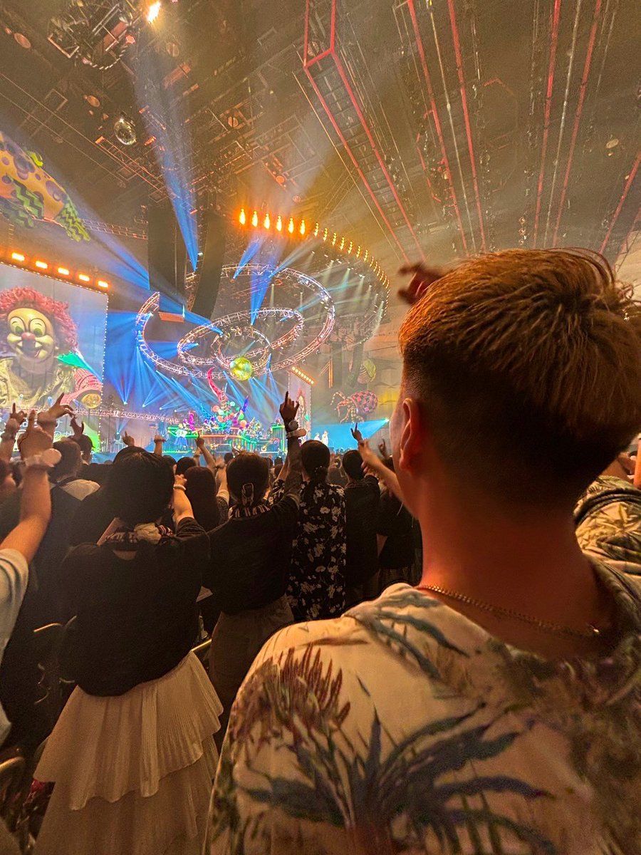 takediary125's tweet photo. 一緒に歌って跳ねてセトリも良くてめちゃくちゃ楽しかった やっぱりDragon Night は最高だ
#セカオワ #深海 #完走 #sekainoowari #徳島 #アスティとくしま https://t.co/JluxU4Y4yi