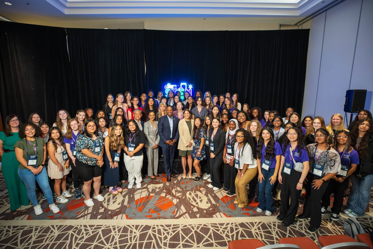 Exelon's tweet photo. Our 2024 Exelon Foundation Summer #STEMAcademy season draws to a close. Students in Chicago, Baltimore, D.C. and Philadelphia areas, including the first Boys to STEM Academy students, gained invaluable experience learning about STEM. We're excited for their future STEM careers! https://t.co/09SI99NXAY