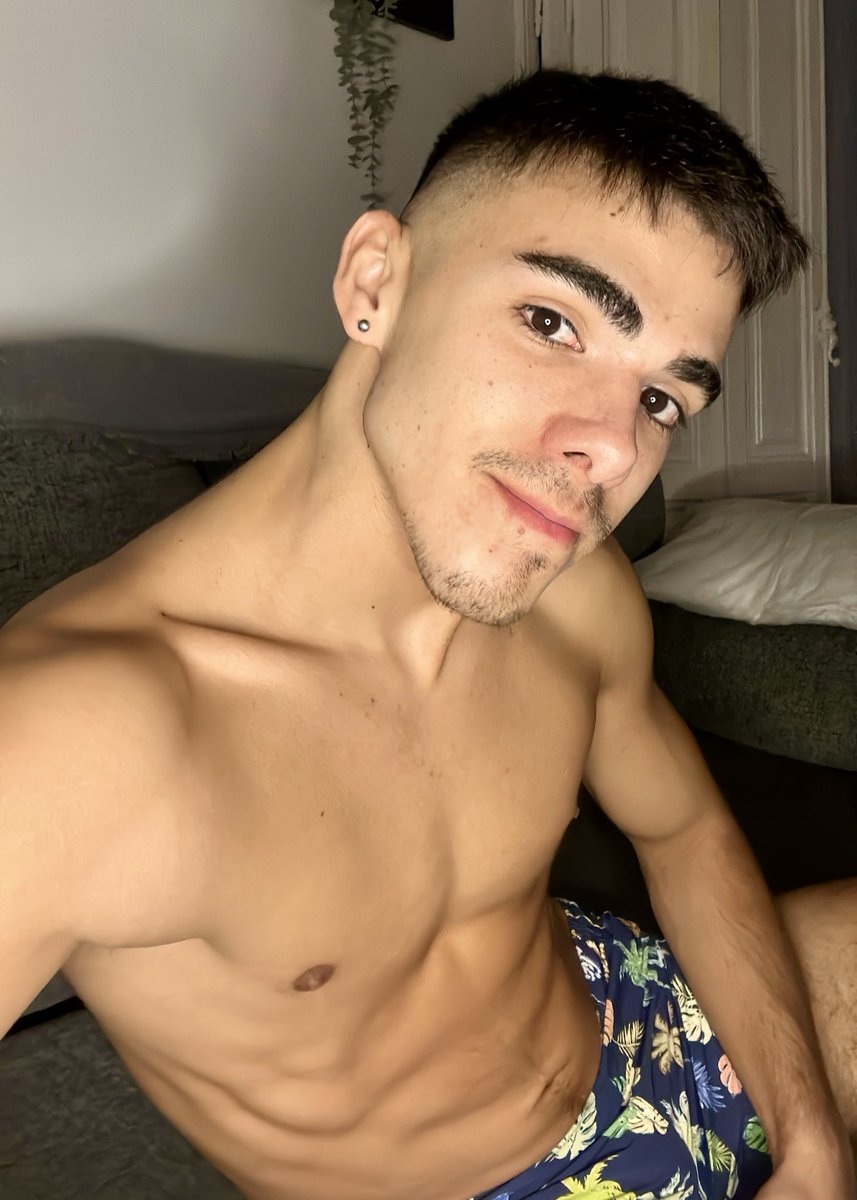 RT if you would cuddle with me! 🤗
