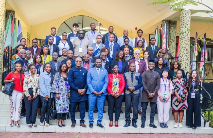 Arielshabani's tweet photo. ⚖️Nous sommes honorés d'avoir participé à la 1ère Académie d'été de Kilimandjaro et plongé,pendant 2 semaines intenses du 29/7 au 9/8 24,dans l'univers  du droit de l'Union africaine et du droit public africain.Mrci à l'Institut Africain de D.I pour ctte expérience enrichissante. https://t.co/edpe4e0IXg