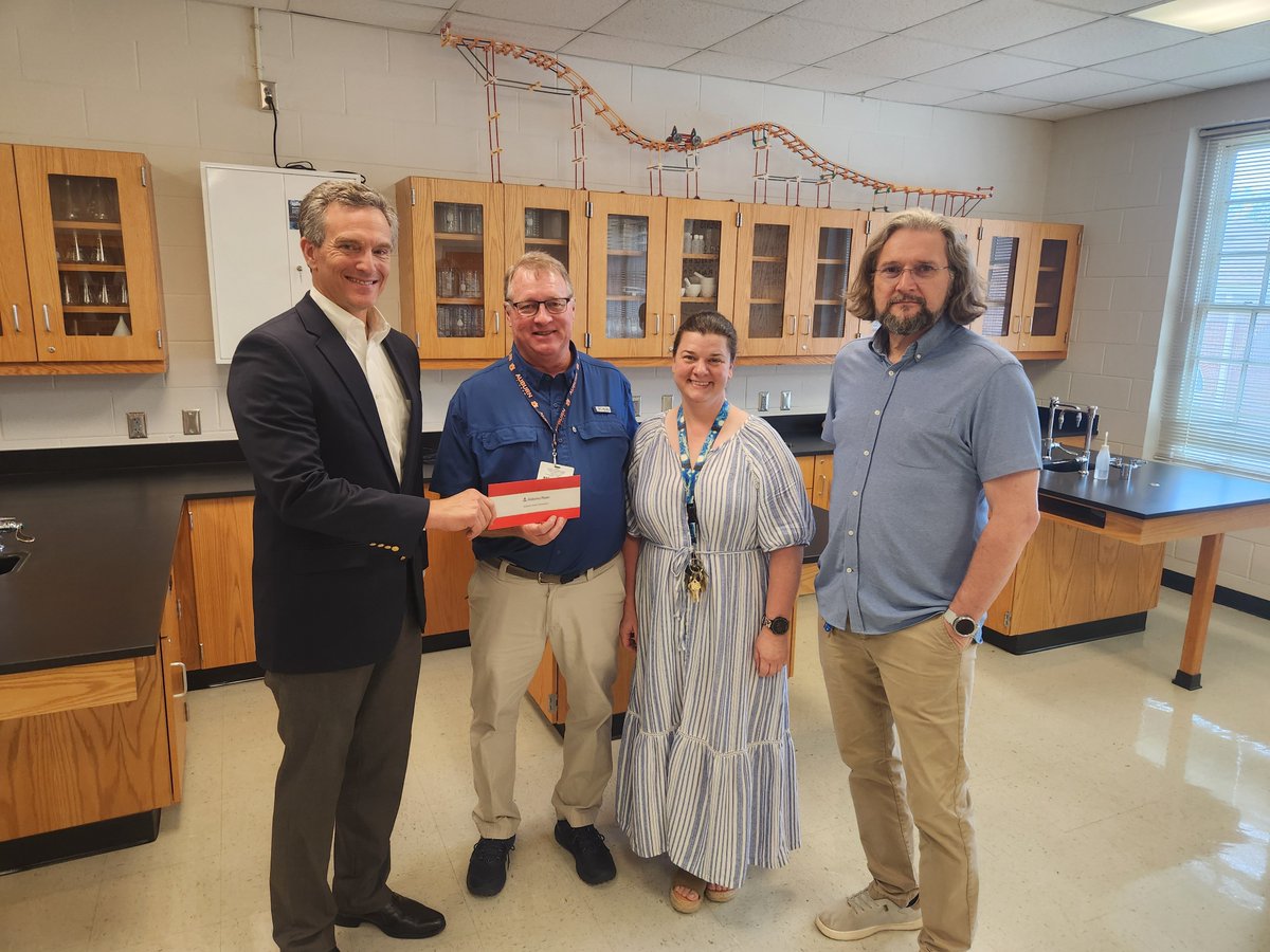 Mike Poe tweet media