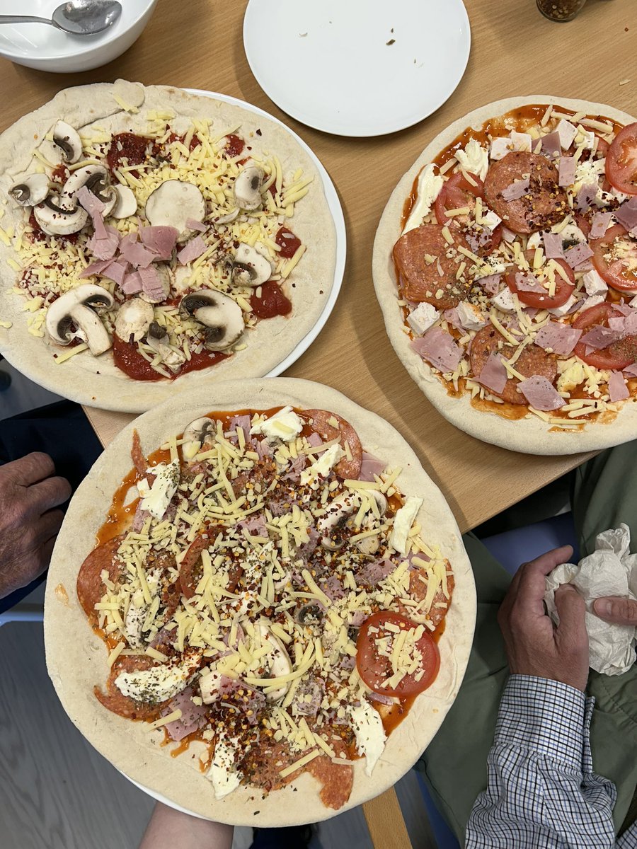 Pizza making class today 🍕🧑🏻‍🍳👩🏽‍🍳
