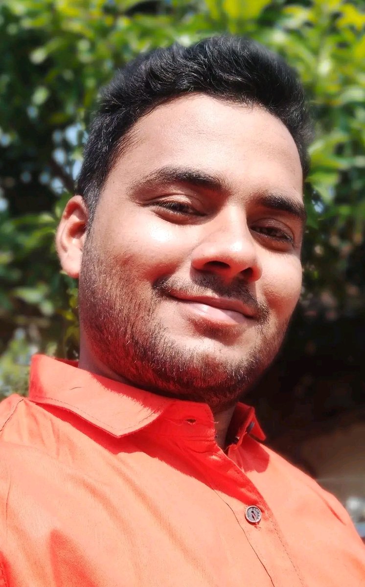 ShuklaBaccha's tweet image. जन्मदिन के शुभ अवसर पर भतीजे अरविंद शुक्ला जी उर्फ राहुल ,भारतीय जनता पार्टी मंडल के मीडिया प्रभारी जी को बधाई शुभकामनाएं जिनका सहयोग हमारे साथ निरंतर रहता है एवं समाज की सेवा करने में अग्रणी भूमिका निभाते हैं ,भगवान श्री कामतानाथ स्वामी जी से प्रार्थना है कि  के ऊपर अपनी कृपा सद