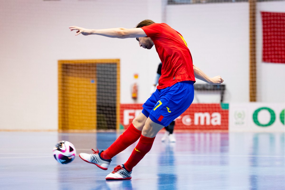 Selección Española Masculina de Fútbol (@sefutbol) on Twitter photo ⚽️ Asɪ́ ʟᴏ ᴍᴀʀᴄᴏ́ ʏ ᴀsɪ́ ʟᴏ ᴄᴇʟᴇʙʀᴏ́
🥳 <a href="/JMinguezRubio/">Javier Minguez</a>
🇲🇦🆚🇪🇸 | 0-1 | 16'
#FutsalEspaña #FutsalWC ⚽️ Asɪ́ ʟᴏ ᴍᴀʀᴄᴏ́ ʏ ᴀsɪ́ ʟᴏ ᴄᴇʟᴇʙʀᴏ́
🥳 <a href="/JMinguezRubio/">Javier Minguez</a>
🇲🇦🆚🇪🇸 | 0-1 | 16'
#FutsalEspaña #FutsalWC