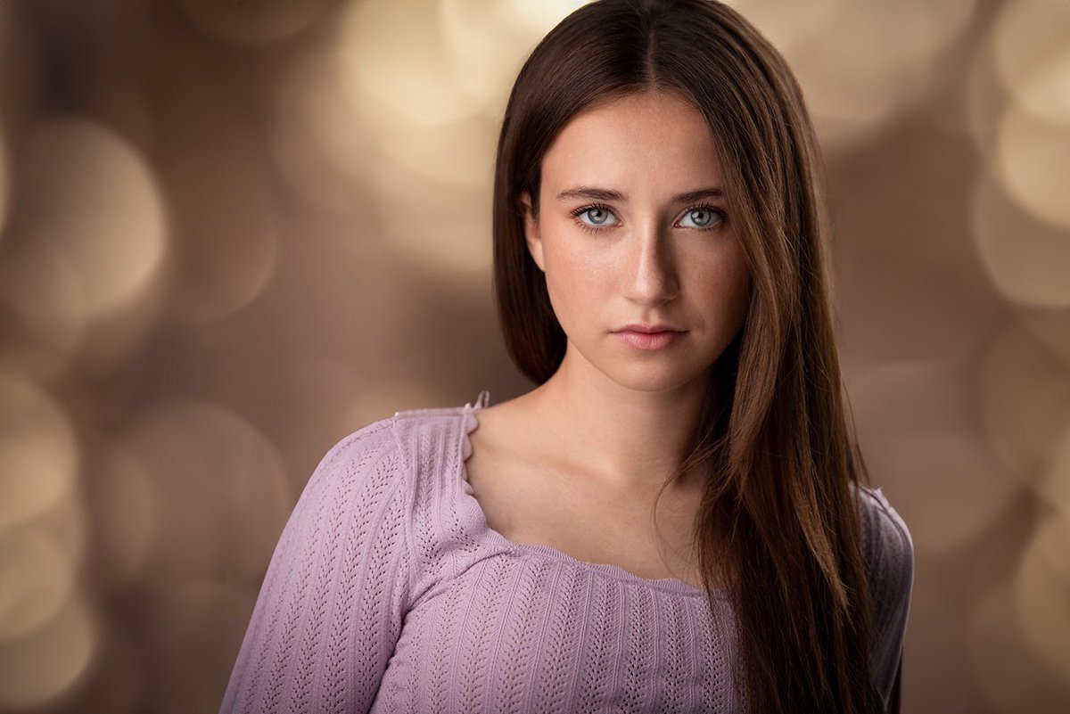 I never imagined that one day it would be possible to create backdrops for my images from the craziest ideas I've ever had. There are no limits to creating specific moods, colors, patterns, and more. Everyone can enter this unknown world of unlimited options…