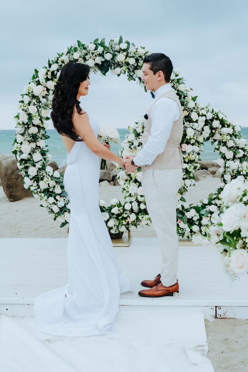 joshavz's tweet photo. PARA SIEMPRE 👰🏻‍♀️🤵🏻‍♂️💍 https://t.co/IpajceEEsq