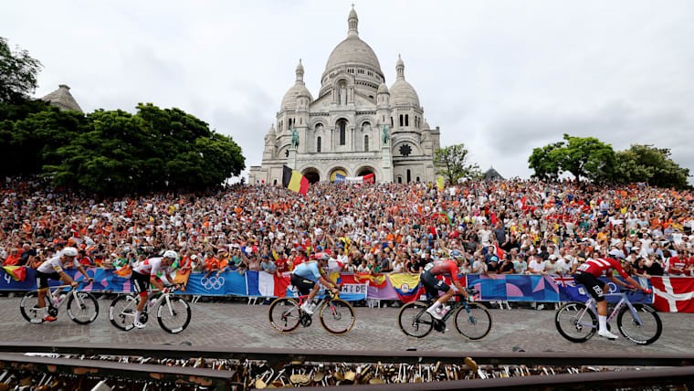 ChKlaue's tweet image. 📌 The success of Paris 2024 in spectator numbers:

➡️ More than 9.5 million tickets sold for the Olympic Games

🔹Spectators from 222 different countries
🔹62% French buyers, 38% international buyers
🔹Top 5: United Kingdom, United States, Germany, Belgium, Netherlands
🔹Nearly…