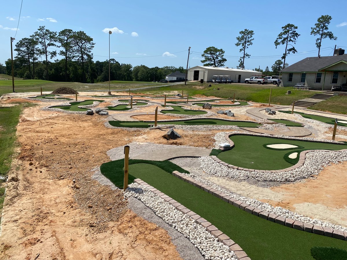 AdventureGolfTC's tweet image. AGS leveled up Leesville’s fun factor in 2023 with this 18-hole Modular Advantage mini golf course!

#MiniatureGolf #ModularAdvantage #Golf #OutdoorEntertainment #City #GolfAndSports