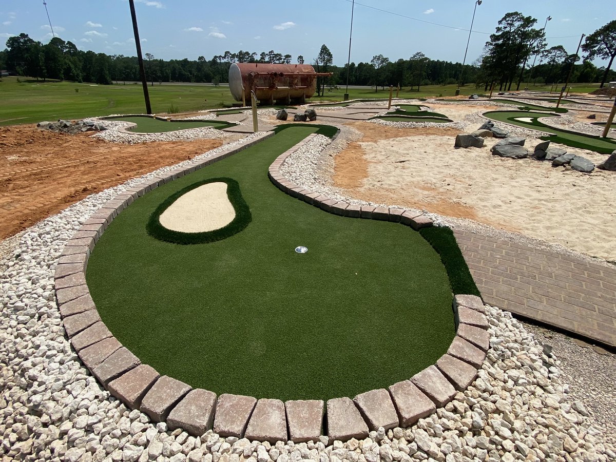 AdventureGolfTC's tweet image. AGS leveled up Leesville’s fun factor in 2023 with this 18-hole Modular Advantage mini golf course!

#MiniatureGolf #ModularAdvantage #Golf #OutdoorEntertainment #City #GolfAndSports
