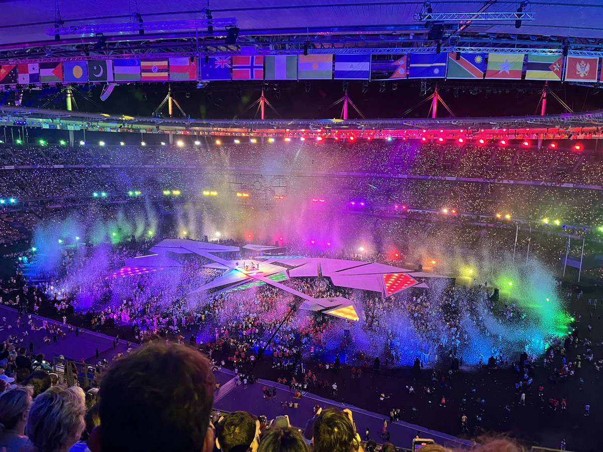 DaveJephson's tweet photo. Day 6 (continued): And of course, Tom Cruise making his surprise(!) appearance before the whole thing was wrapped up. https://t.co/NJU5P0KGs3