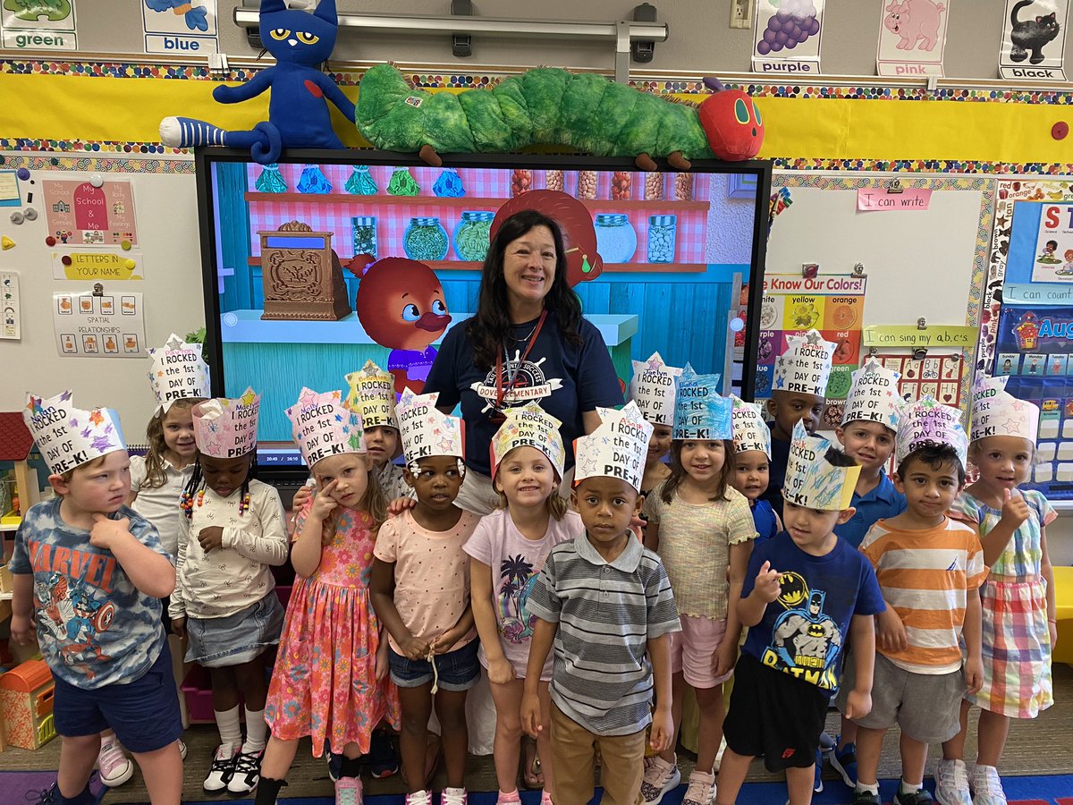 kristingbarton's tweet photo. First Day of Mrs. Barton’s Pre-K! Year 23! #DESisBEST Pre-K!!! 🌻☀️🌈🐬@DES_Landrum @GCISD @EarlyGcisd https://t.co/zNntWVVpoY