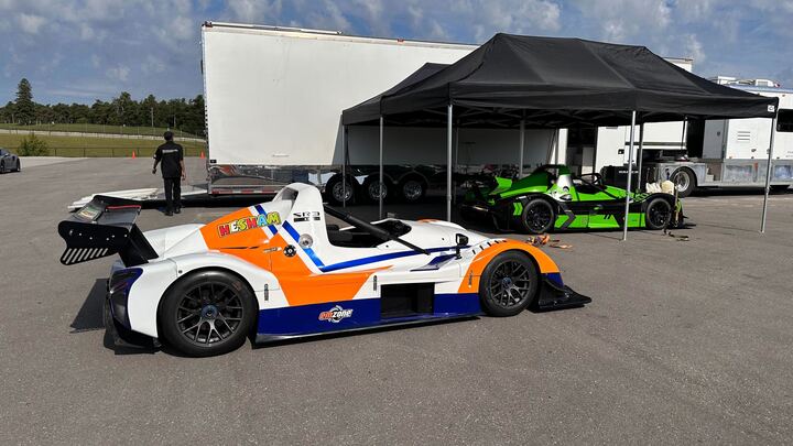heshooma's tweet photo. Work can get hectic, especially in the busy summer season! One of my favourite ways to unwind is by hitting the race track. 🏎️💨  Whether it's a couple laps around the track or a relaxing walk, self-care is essential for recharging and staying productive. https://t.co/L8Ki3TLnXp