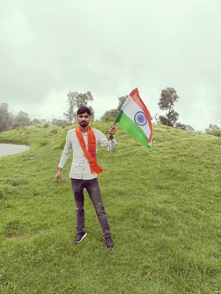 RahulMahii's tweet photo. विजयी विश्व तिरंगा प्यारा🇮🇳
झंडा ऊंचा रहे हमारा🇮🇳

समस्त देशवासियों को #स्वतंत्रता_दिवस की हार्दिक शुभकामनाएं🇮🇳🙏🏻
#VandeMataram🇮🇳 #भारत_माता_की_जय🇮🇳
#HappyIndependenceDay🇮🇳 #azadikaamritmahotsav🇮🇳 https://t.co/RR8kV1d16w