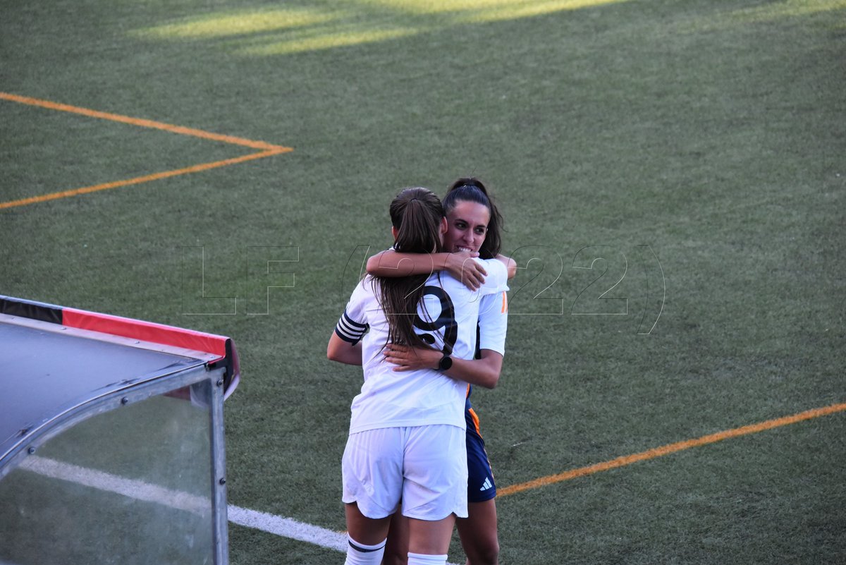 Primer partido de pretemporada en casa, y primer gol de Bea Vélez. 

El gol se lo dedicó a Ana de la Fuente, la artífice de que todas las jugadoras que se han lesionado, vuelvan más fuerte que nunca. 

#HalaMadrid | #RMCity