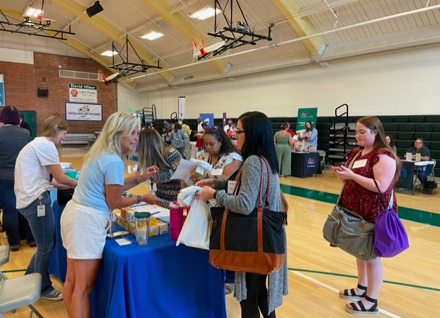 PL_WCPS (@pl_wcps) on Twitter photo What a great way to end day 3 at Teacher Induction Academy with a Community Celebration! We appreciate our community supporting our new hires. <a href="/DaveSovine/">Dr. David Sovine</a> <a href="/GaryWCPS/">Dr. Gary Willow</a> <a href="/ASALWCPS/">サッカー観戦日記.7🥅</a> What a great way to end day 3 at Teacher Induction Academy with a Community Celebration! We appreciate our community supporting our new hires. <a href="/DaveSovine/">Dr. David Sovine</a> <a href="/GaryWCPS/">Dr. Gary Willow</a> <a href="/ASALWCPS/">サッカー観戦日記.7🥅</a>