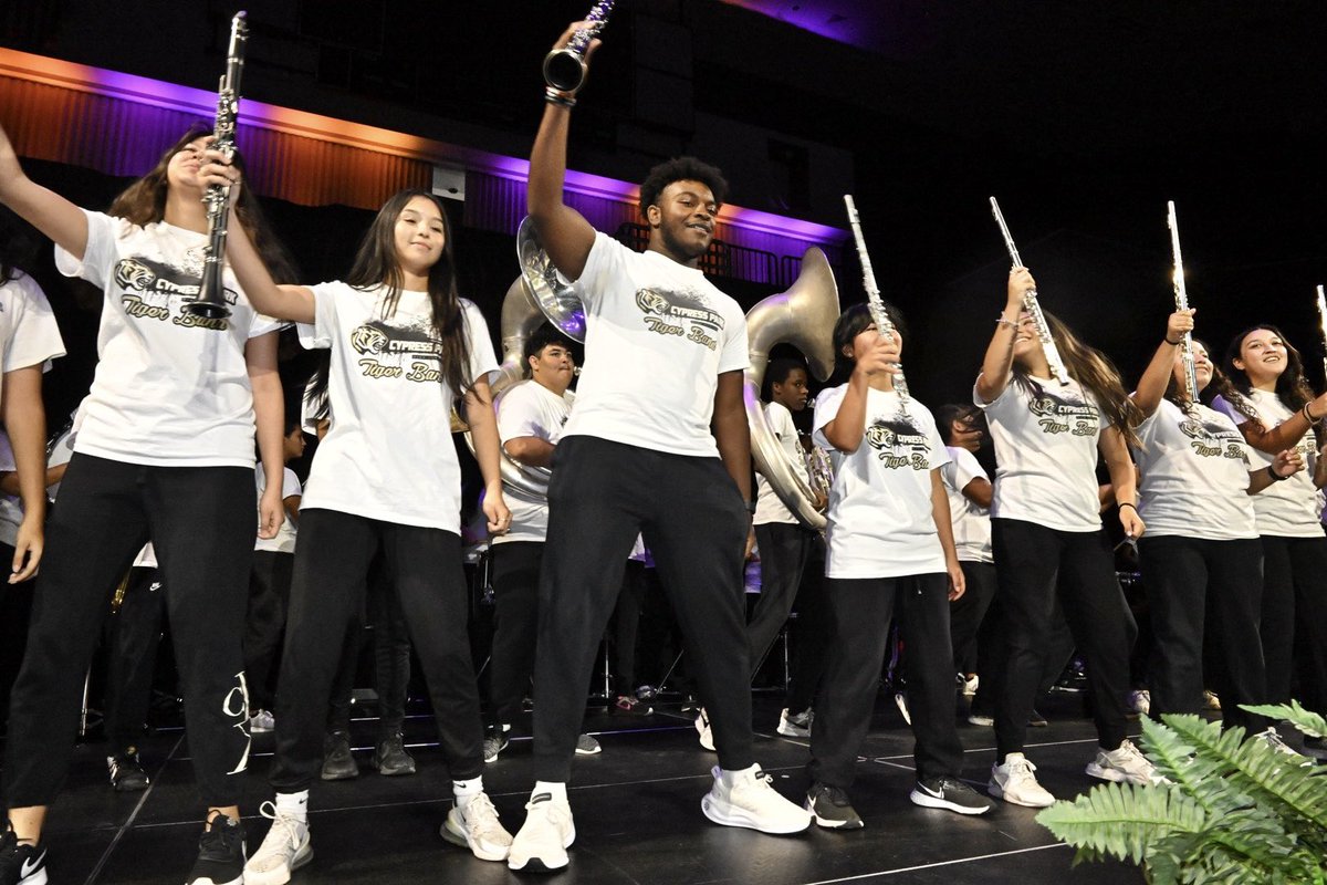 CyFairJoel's tweet photo. Shout-out to the @cyparkband for rocking the house this afternoon! #CFISDspirit https://t.co/8ZP9w7mPvo