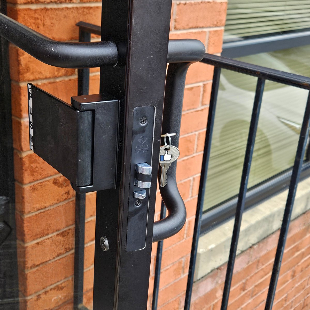 AbleLocksmiths's tweet photo. Your business' security is vital. Call 301-662-7275 to schedule your free walkthrough. Ensure your peace of mind with our comprehensive security services.

🔑 Commercial Services:
-Master Key Systems
-Access Control Systems
-Lock Installation &amp; Repair
-Security Consultations https://t.co/imCjoiDXVD
