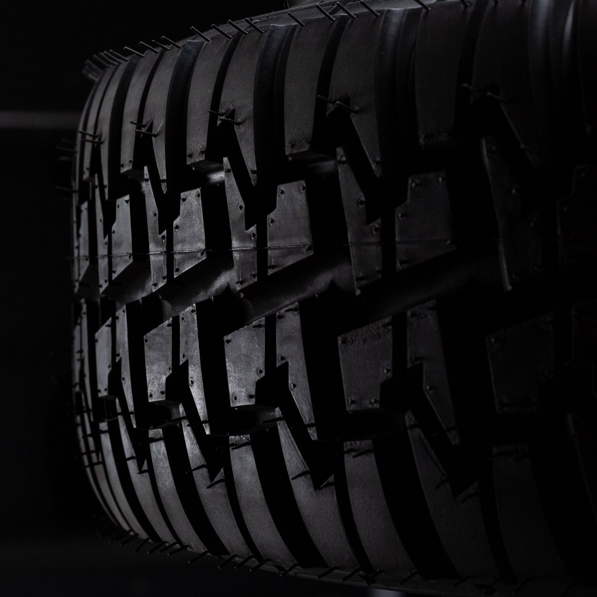 TensorTire's tweet image. The DSR tire was designed with an evolved closed tread pattern to reduce drivetrain strain without reducing traction and it's increased number of biting edges allows for quicker acceleration 💪🏁⁠
⁠
➡️ Shop the tire: tensortire.com/collections/ti…

#TensorTire #OffroadTires