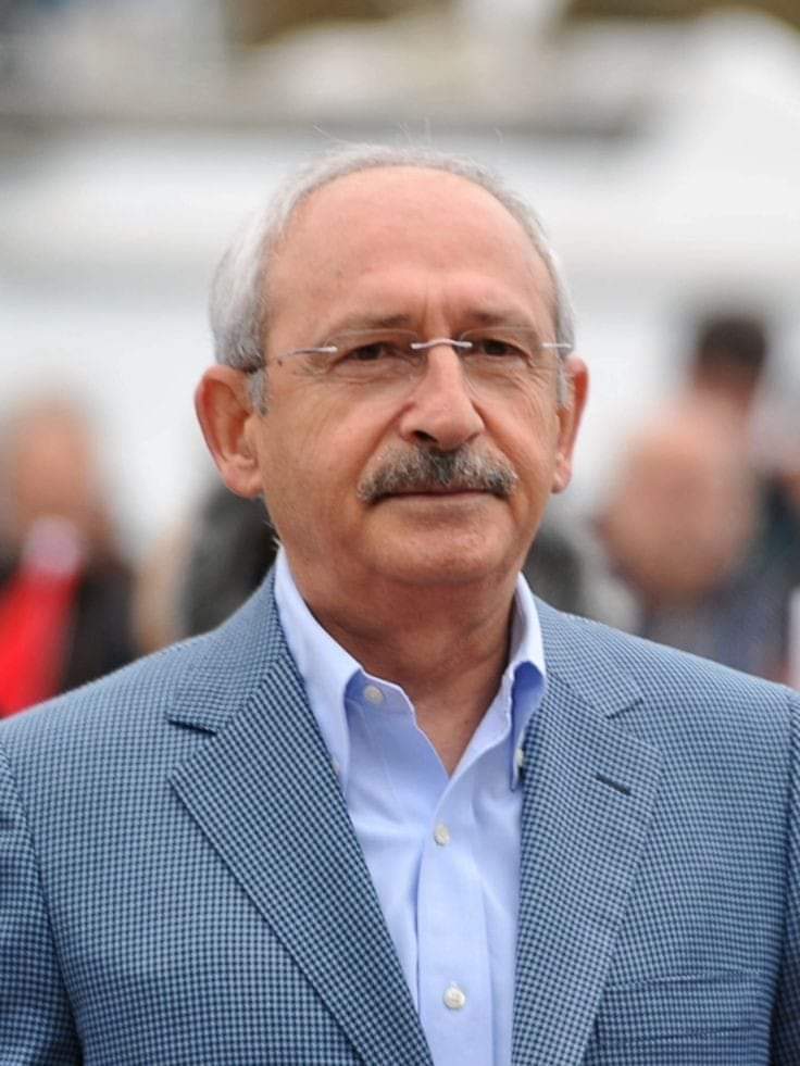 Kemal Kılıçdaroğlu: (Kendisine “AKP iş birlikçisi”diyen Fatih Altaylı’ya)

"Merkepler Adam Olur, Sen Adam Olmazsın.

Güç, Fetö terör örgütündeyken her organizasyonlarına koşup yalakalık yapan Kepaze.

Doğan Grubunda çalışırken Ciner'e küfür eden, Ciner daha çok para verince oraya