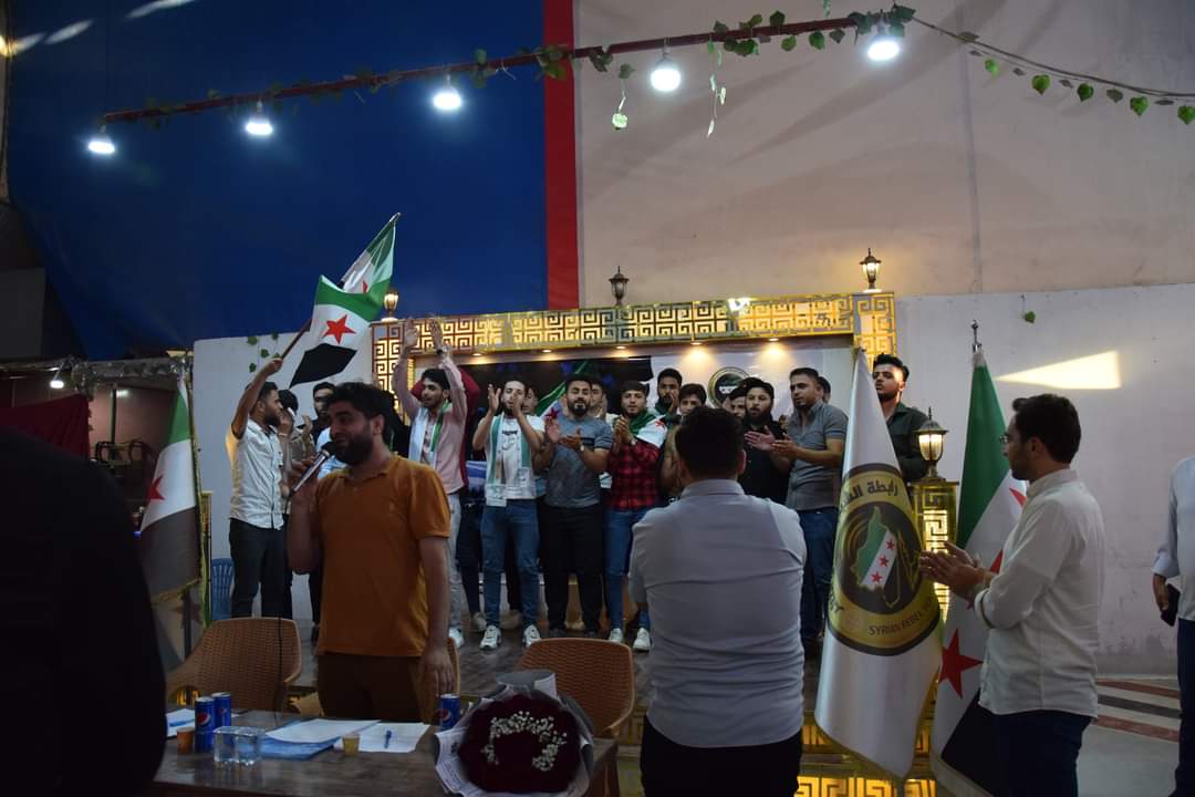 SRYA2011's tweet photo. SRYA hosted the 4th #YouthForum in Azaz for #InternationalYouthDay under the slogan 'Youth is the Flame of the #Revolution.' Attendees discussed challenges, shared successes, and explored ways to empower #youth. The event ended with revolutionary chants. #YouthEmpowerment
#UN https://t.co/1OtdP8t5ta