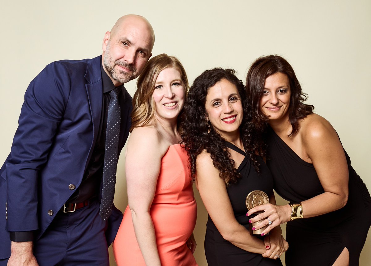 📸 Peabody Portrait with Robert Padavick, Liz Schubauer, Mona Iskander, and Yasmeen Qureshi of <a href="/USATODAY/">USA TODAY</a>'s The Post Roe Baby Boom: Inside Mississippi’s Maternal Health Crisis. 

For more: peabodyawards.com/award-profile/…