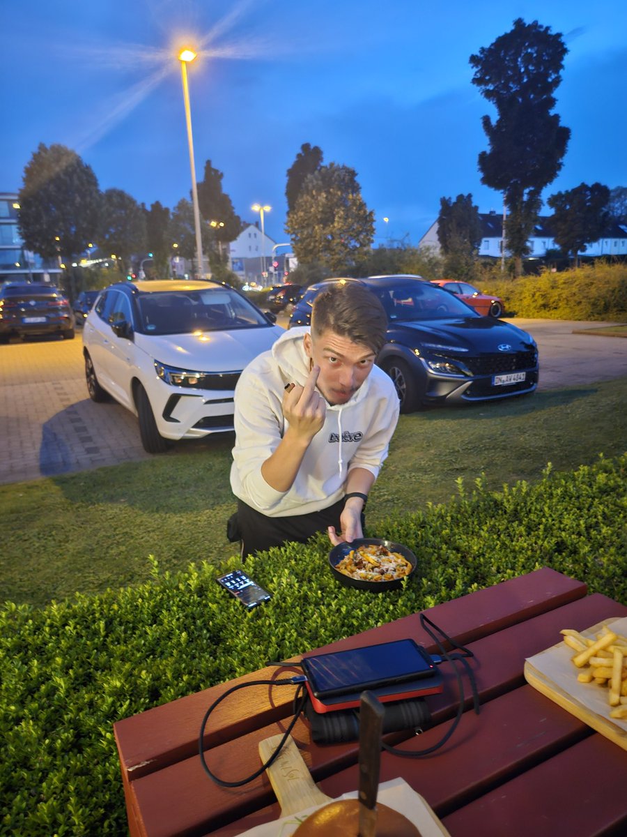 @EdelEsports Podcast läuft gerade mit <a href="/NomskiMNG/">Nomski</a>