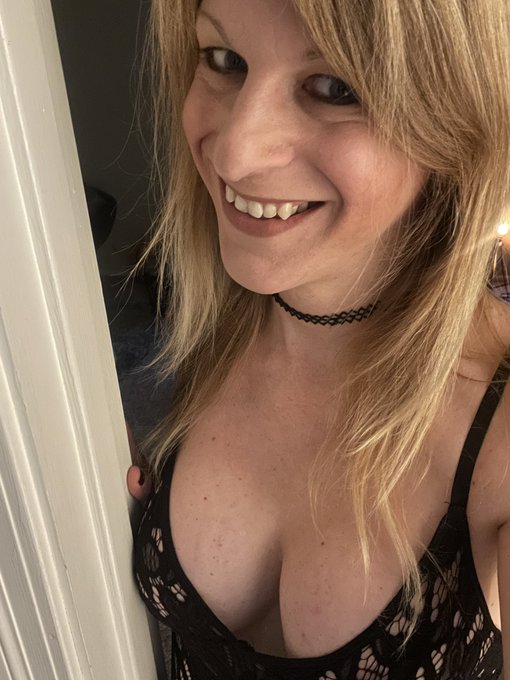 I&rsquo;m the bottom tonight https://t.co/crW0U0QtAj
