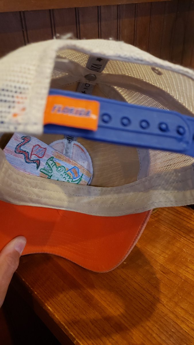tsandg8r's tweet image. 14 days til @ashsandbergg (#TheAsh) heads off to college @FLSouthern. She always colored on those lil paper napkin wrappers when she was lil &amp;amp; I'd store them in my ballcap. Got another one tonight. 🥲
#GoMocs🐍 #GoGators 🐊