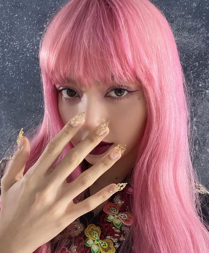 rosietonic's tweet photo. LISA ESTÁ DE REGRESO!!! 

SI VES ESTO DA RT Y COMENTA LOS TAGS DE ABAJO PARA MOSTRAR UNA VEZ MÁS TODO NUESTRO APOYO A LA REINA 💓🌟

BRAND NEW DÍA
#LISAxBrandNewDía https://t.co/LoTsGjiYfj