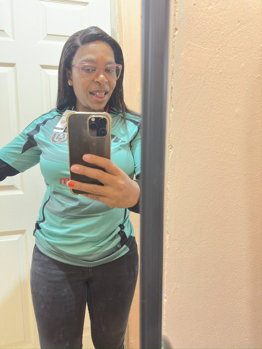 KolekaGrootboo2's tweet image. Mabhakaniya si ready sonke moc