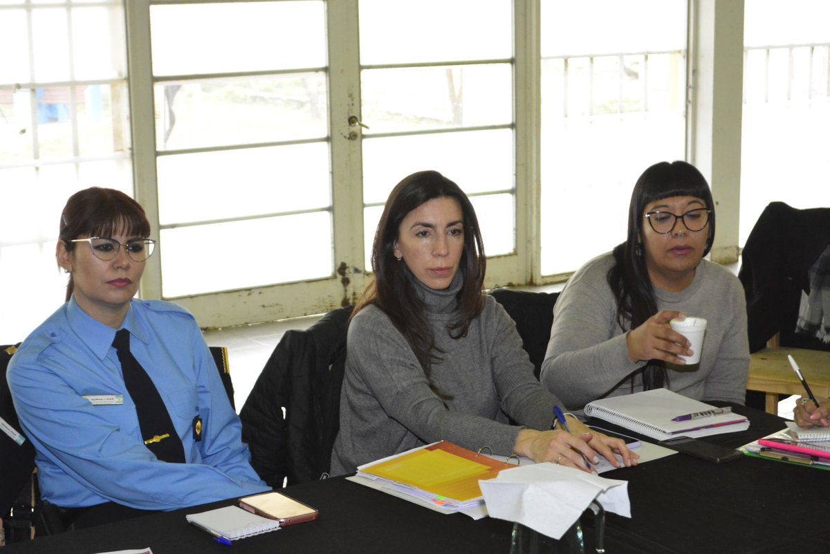 andreaferraciol's tweet photo. 🟠 3° SESIÓN DEL COPLA 🟠
🫱🏻🫲🏻 Nos reunimos en la Comisión Vecinal #BarrioDonBoscoII , para una nueva sesión del Consejo , dando cumplimiento a la Ord. N° 11304.
👥 Con la presencia de los distintos organismos del Estado y Org. Civiles @GiovanettL #Consumosproblematicos https://t.co/QKL4gEO7eF