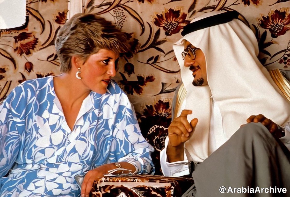 ashiq_almadi's tweet photo. الاميرة ديانا في نزهة بريه قرب #الرياض أثناء زيارتها الى المملكة العربية السعودية عام ١٩٨٦م 
- من الأمير الذي برفقتها؟ https://t.co/lQPUzqGJ1n