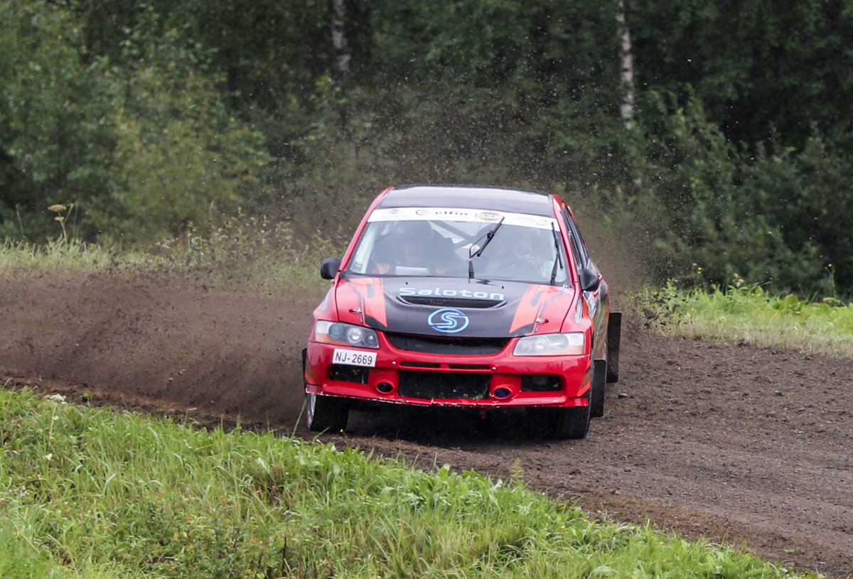 4WD Vetomiehet perjantain jälkeen:

TOP3

1️⃣ 267 Ville Hautamäki 34:18,3
2️⃣ 274 Jari Puntanen +1:02,7
3️⃣ 277 Joonas Tonteri +1:05,5

<a href="/RallyFinland/">Secto Rally Finland</a>
<a href="/fcup_akk/">F-Cup</a>
<a href="/RalliSM/">Ralli SM</a>

📷 Timo Honkala / AKK