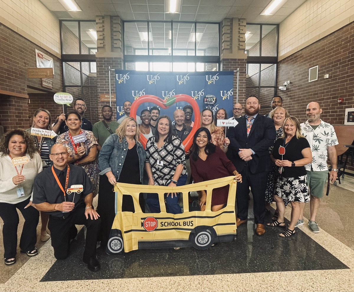 KimRudden's tweet photo. Middle School Network is 
#U46FirstDayReady @sdu46 @Canton_Middle https://t.co/SNCBscXU3o