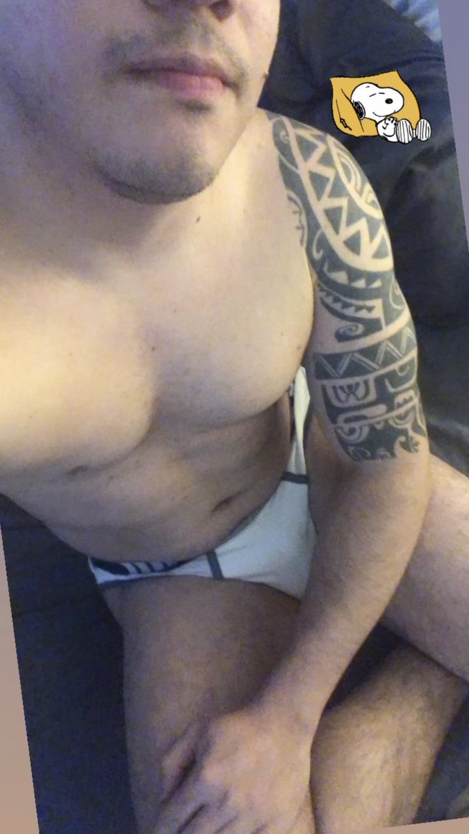 L2349L's tweet photo. Siesta o 🔥? https://t.co/0iO67c46tC