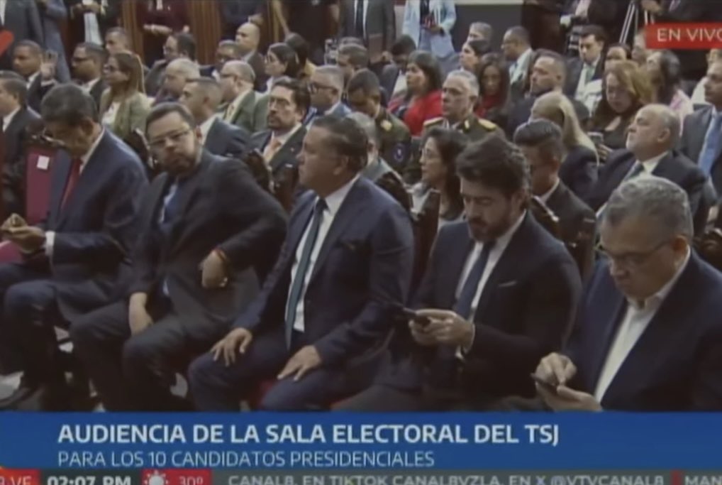 PerkinsRocha's tweet photo. Una acción destinada a anular actos electorales propuesta por el candidato proclamado; un procedimiento que se se abre a solicitud de quien no tenía interés ni cualidad procesal para ello, para tramitar una pretensión desconocida; y una audiencia donde no se oye a la partes… https://t.co/fOmZ3CjZ0F