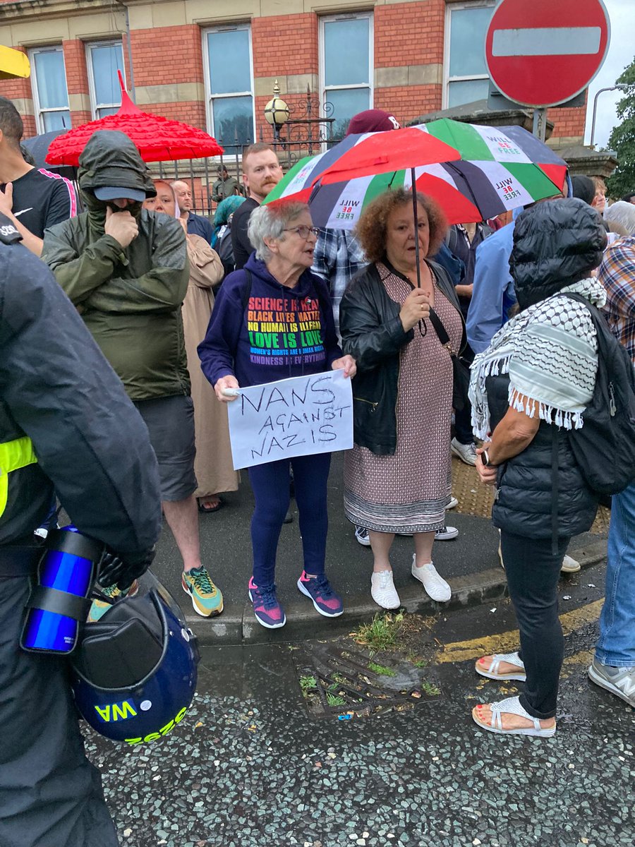 paulphilbin's tweet photo. Got a lot of time for 71-year-old Pat from Toxteth

Give her a large gin and tonic and the freedom of the city https://t.co/surJloHoLB