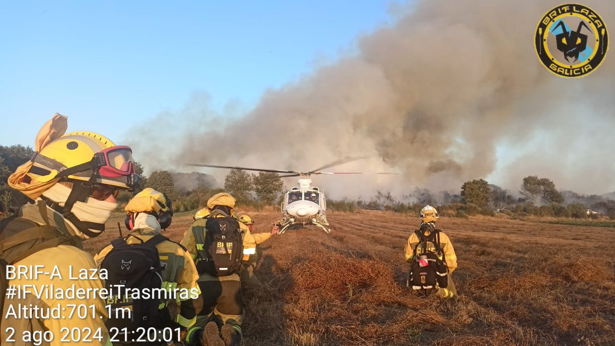 BrifLaza's tweet photo. 🚨 Segundo incendio 🔥 del día y de la campaña para #Brif Laza. Estamos actuando en Viladerrei un equipo formado por 18 bomberos forestales 🧑‍🚒 y dos helicópteros 🚁🚁.
Ahora mismo nos encontramos aplicando fuego técnico. https://t.co/8eHtb3ibML