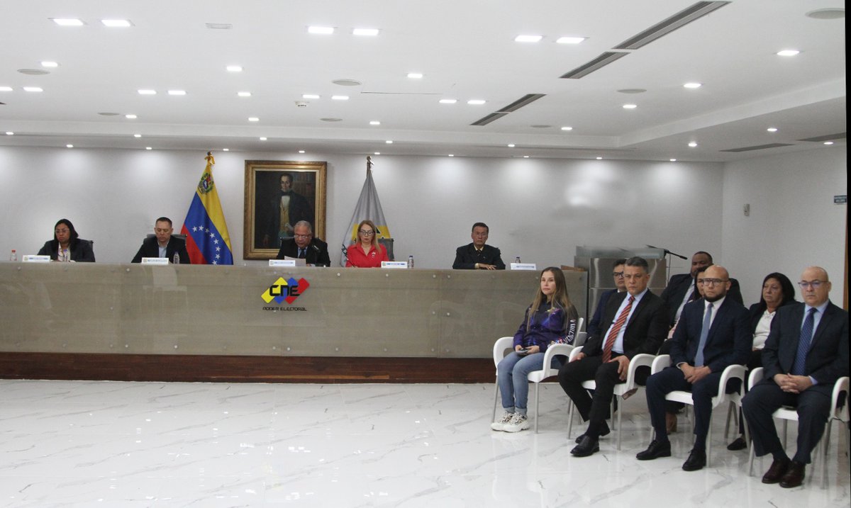 Este viernes, autoridades del Poder Electoral emitieron el segundo boletín oficial de la Elección Presidencial 2024, con un índice de transmisión de 96,87% de actas de escrutinio y un porcentaje de participación de 59,97%. 1/2